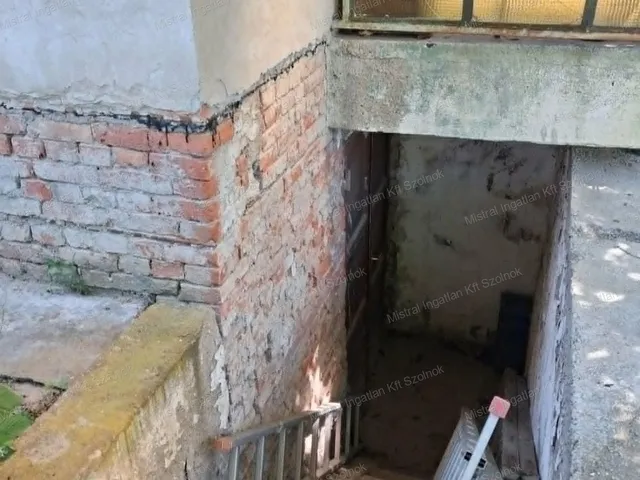 Eladó mezőgazdasági ingatlan Szolnok, Alcsisziget 1210 nm