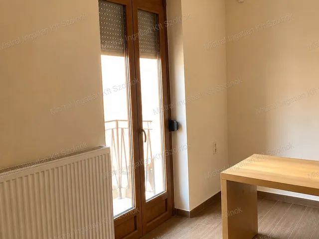 Eladó lakás Szolnok, Belváros 35 nm