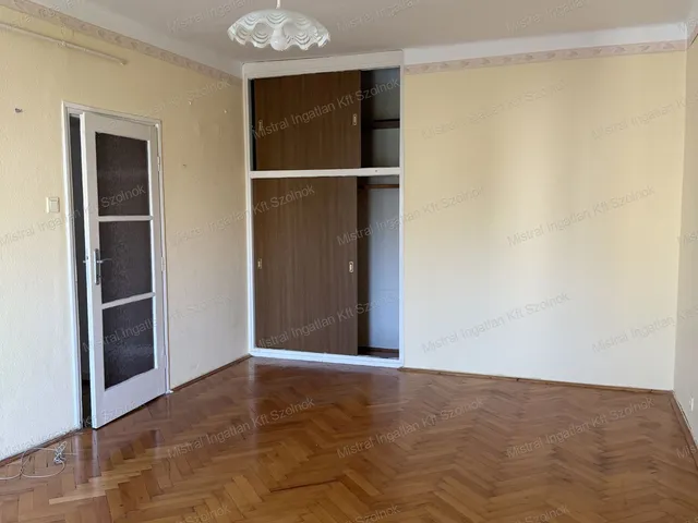 Eladó lakás Szolnok, Tallinn 42 nm