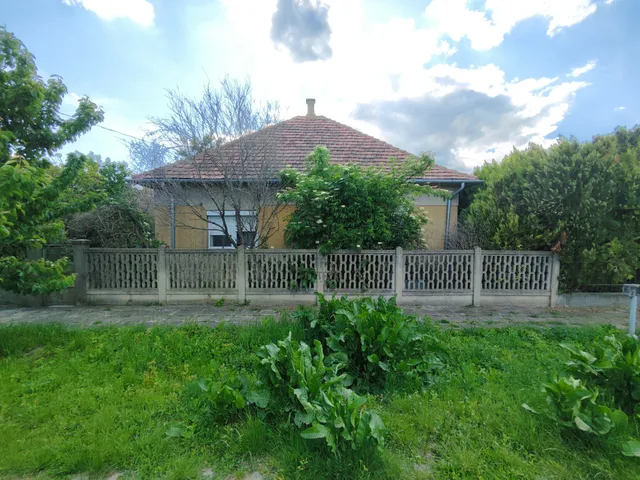 Eladó ház Ősi 67 nm