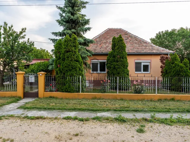 Eladó ház Ősi 85 nm