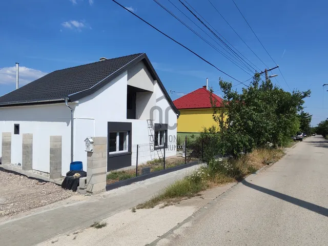 Eladó ház Pétfürdő 90 nm
