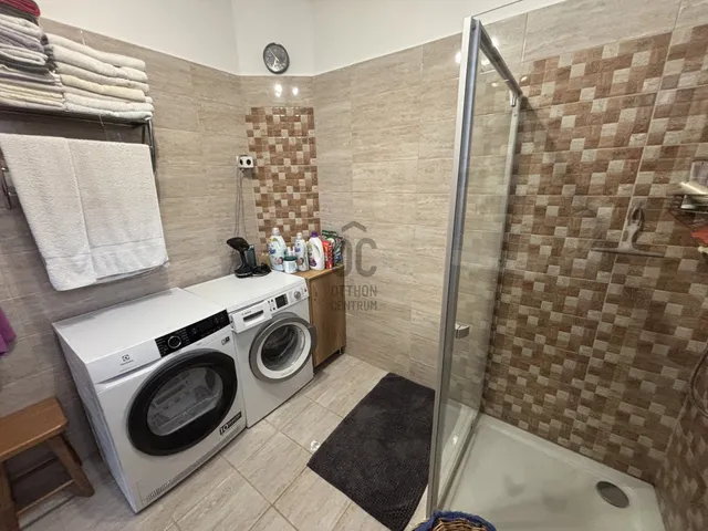 Eladó ház Várpalota, Kismező 130 nm