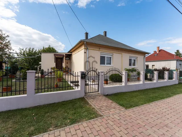 Eladó ház Pétfürdő 89 nm