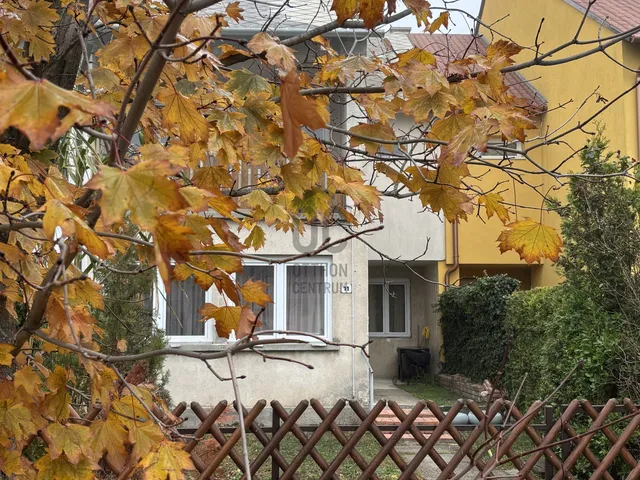 Eladó ház Várpalota, Kálvária 203 nm