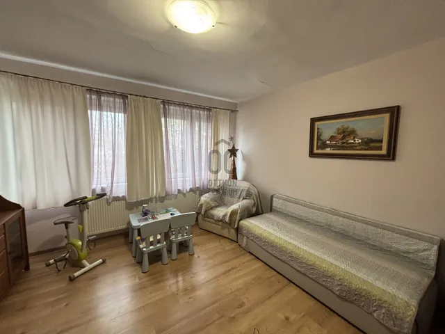 Eladó ház Várpalota, Kálvária 203 nm