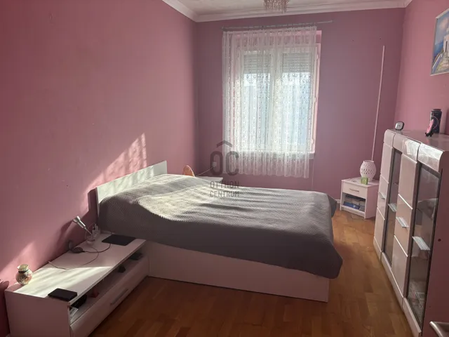 Eladó lakás Várpalota, Szent István út 52 nm