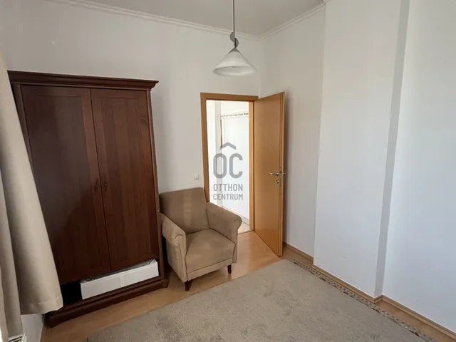 Eladó lakás Várpalota, Szabadság tér 62 nm