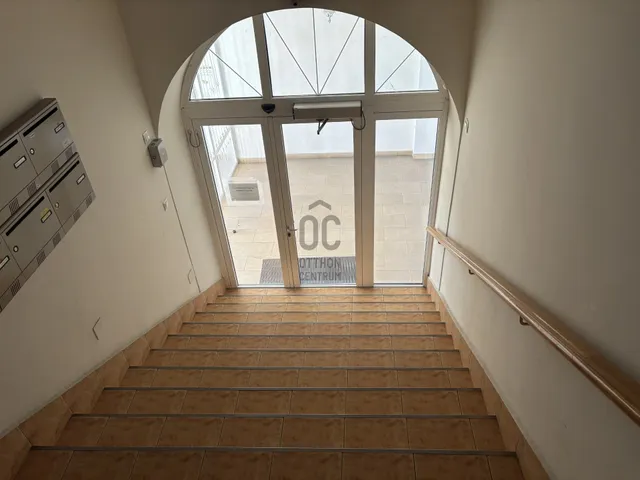 Eladó lakás Várpalota, Szabadság tér 62 nm