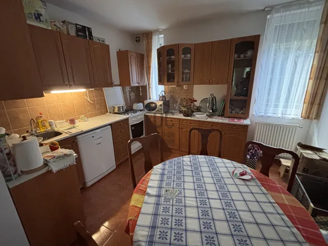 Eladó lakás Várpalota 68 nm