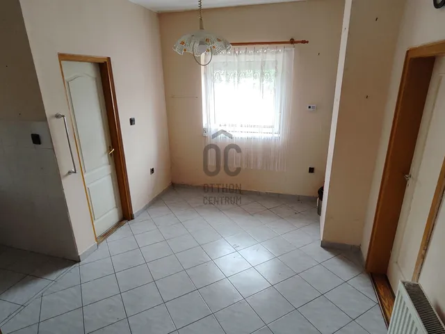 Eladó ház Pétfürdő 2978 nm