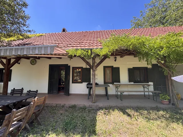 Eladó telek Várpalota 15000 nm