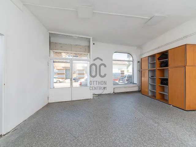 Eladó kereskedelmi és ipari ingatlan Budapest XV. kerület, Rákospalota 160 nm