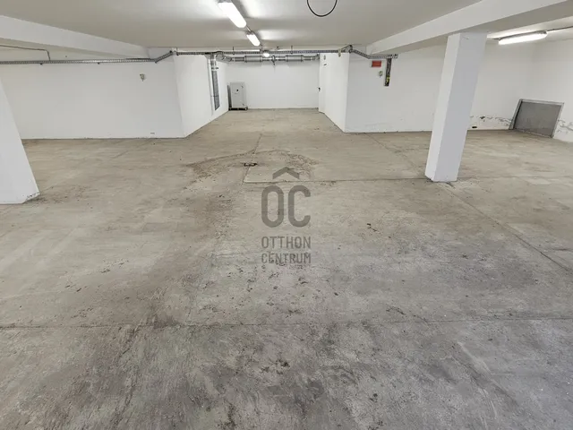 Kiadó kereskedelmi és ipari ingatlan Budapest XVI. kerület, Árpádföld 204 nm