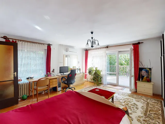 Eladó ház Budapest II. kerület, Budaliget, József Attila útja 51. 190 nm