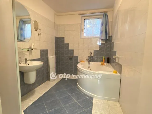 Eladó ház Budakeszi 450 nm