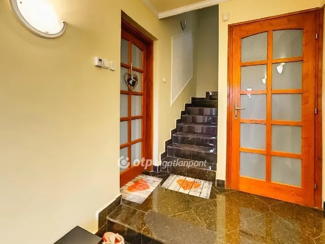 Eladó ház Budapest II. kerület 360 nm