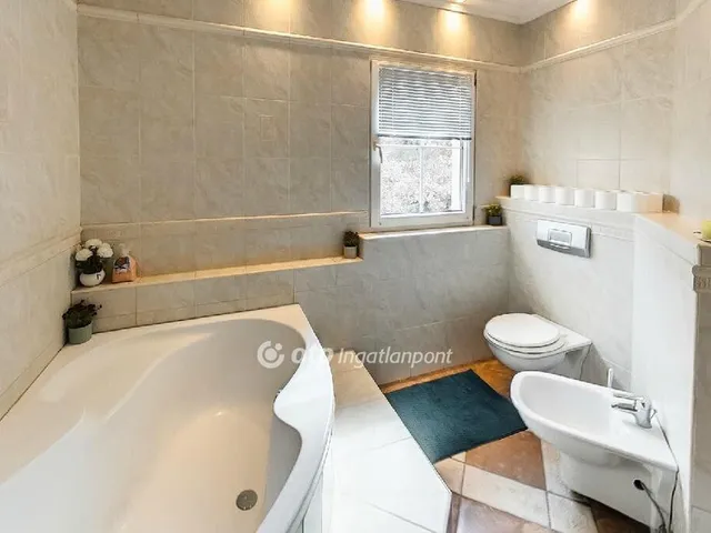 Eladó ház Budapest II. kerület 360 nm