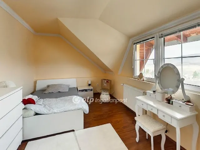 Eladó ház Budapest II. kerület 360 nm