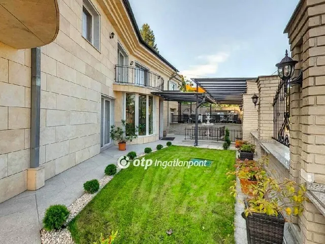 Eladó ház Budapest II. kerület 450 nm