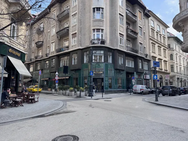 Eladó kereskedelmi és ipari ingatlan Budapest V. kerület, Dél-Belváros 103 nm