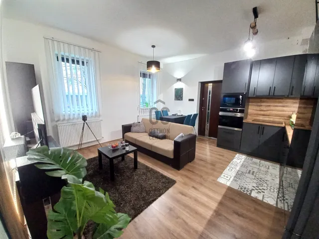 Eladó ház Debrecen, Óváros 200 nm