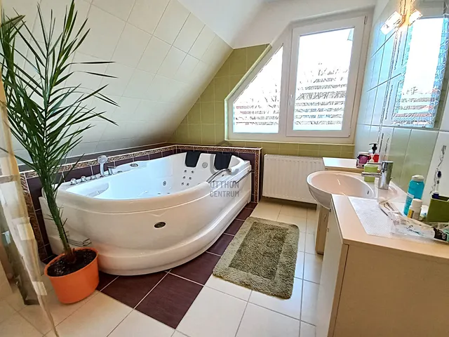 Eladó ház Debrecen, Veres Péter-kert 176 nm