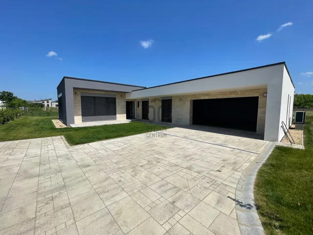 Kiadó ház Debrecen, Pallag 204 nm