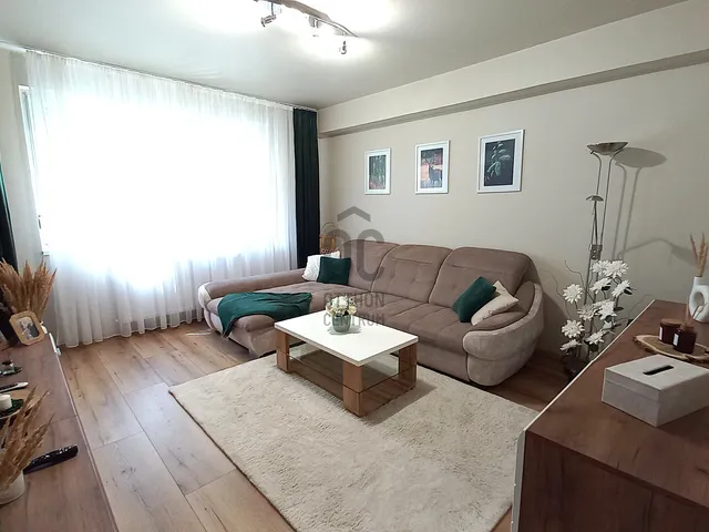 Eladó lakás Debrecen, Széchenyikert 76 nm