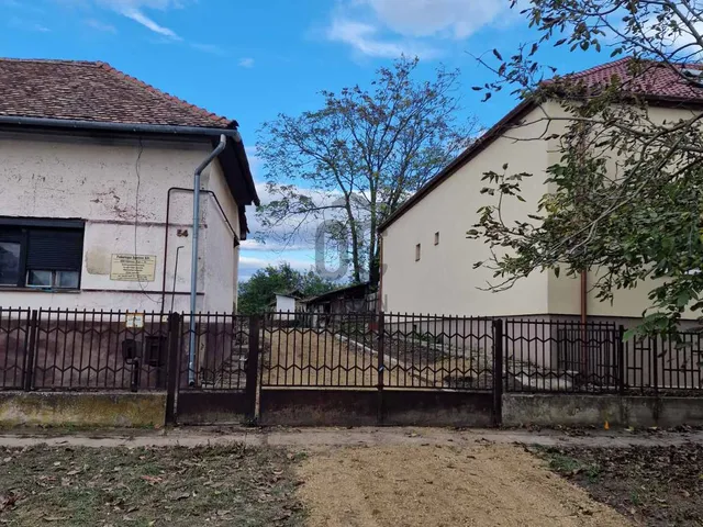 Eladó ház Tetétlen 100 nm