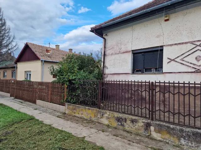 Eladó ház Tetétlen 100 nm