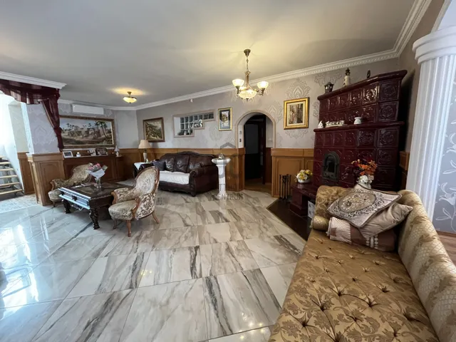 Eladó ház Debrecen, Biharikert 210 nm