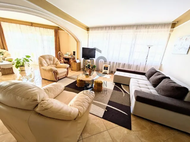 Eladó ház Debrecen, Biharikert 191 nm