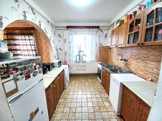 Eladó ház Tiszacsege 86 nm