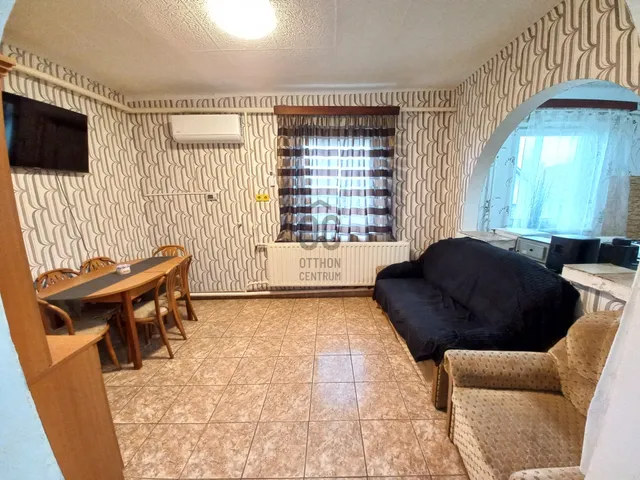 Eladó ház Tiszacsege 86 nm