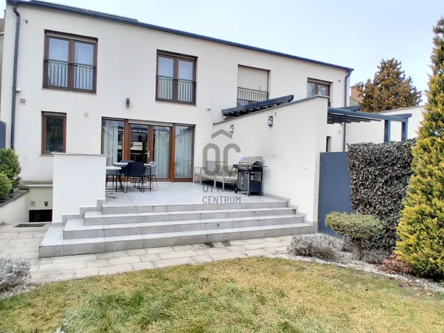 Kiadó ház Debrecen 240 nm