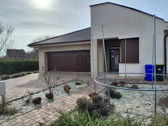 Kiadó ház Debrecen, Lencztelep 139 nm