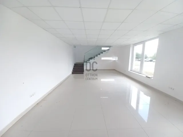 Kiadó kereskedelmi és ipari ingatlan Tiszaújváros 95 nm