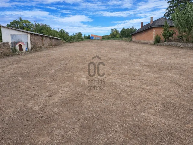 Eladó telek Polgárdi 1827 nm