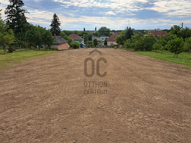 Eladó telek Polgárdi 1827 nm