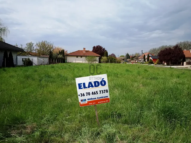 Eladó telek Tác 1100 nm