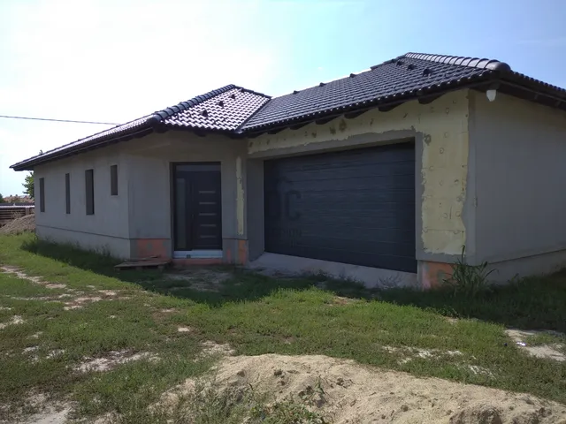 Eladó ház Pákozd 169 nm