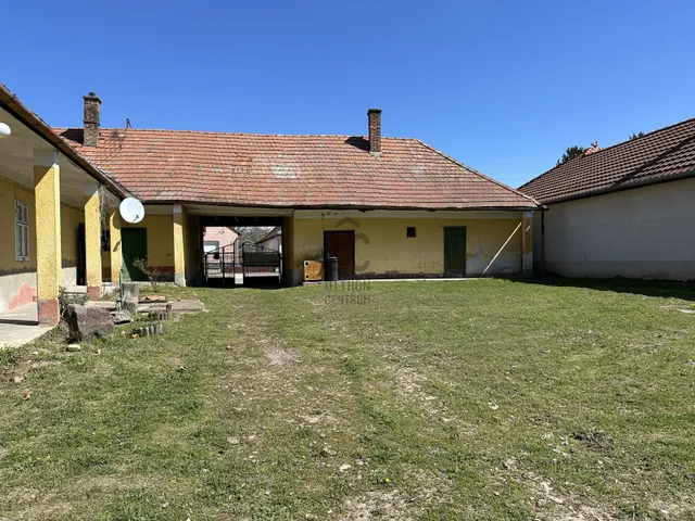 Eladó ház Pázmánd 185 nm