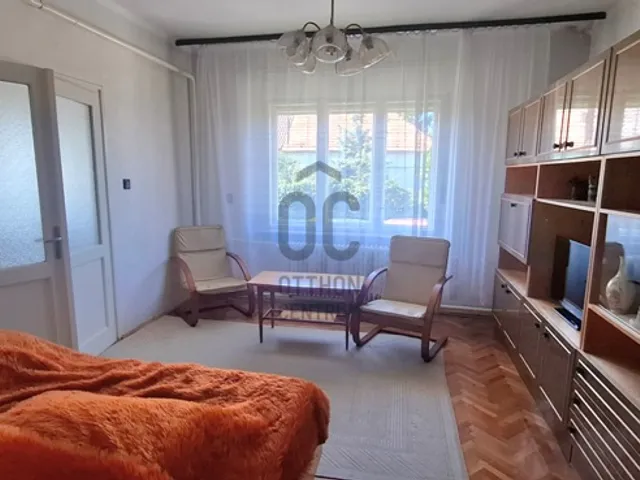 Eladó ház Székesfehérvár, Szedreskert 73 nm