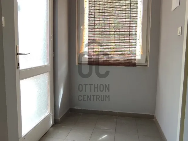 Eladó kereskedelmi és ipari ingatlan Sárkeszi 254 nm