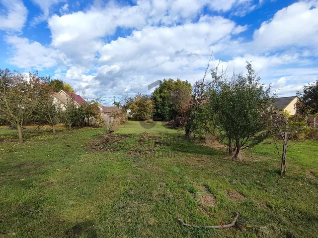 Eladó telek Sárosd 980 nm