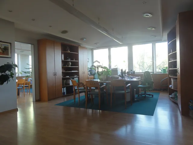 Eladó kereskedelmi és ipari ingatlan Budapest X. kerület, Felsőrákos 1042 nm