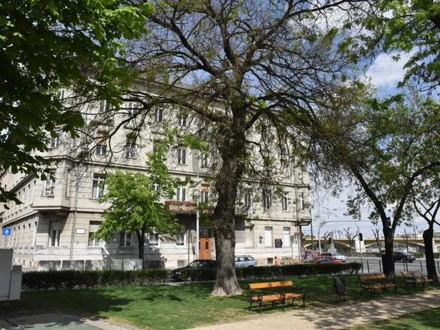 Eladó lakás Budapest II. kerület 102 nm
