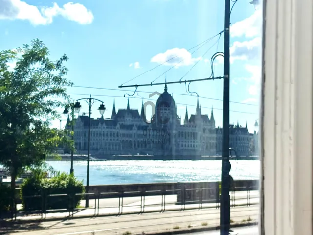 Eladó lakás Budapest II. kerület 102 nm