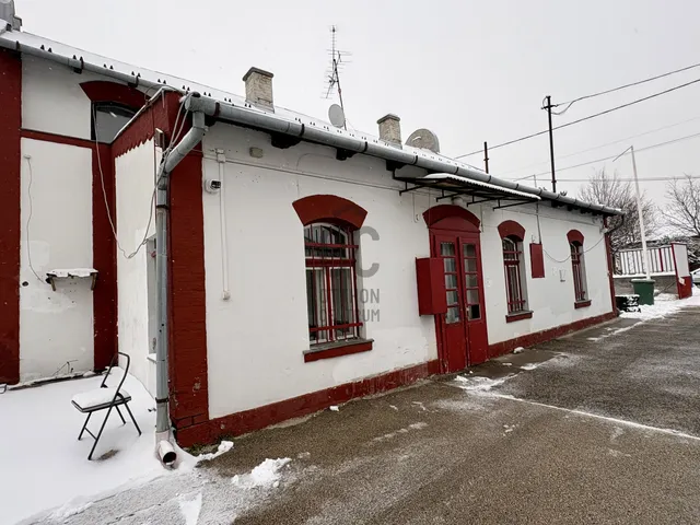 Eladó kereskedelmi és ipari ingatlan Budapest XVI. kerület, Rákosszentmihály 310 nm